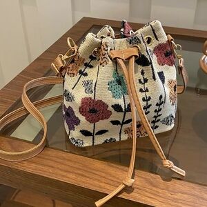 Vintage Style Floral Tapestry Bucket Bag Purse Crossbody